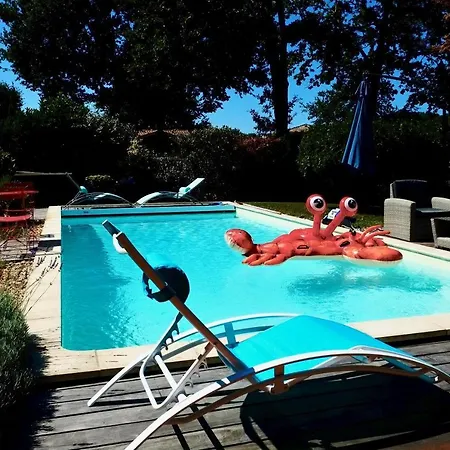 Avec Piscine Les Bains Villa